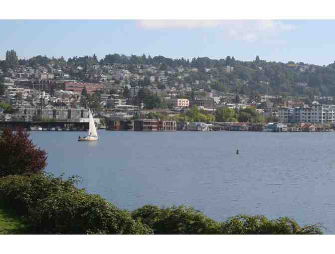 Dream Day on the Water: Kayak for Two Hours on Lake Union + Bottle of Wine