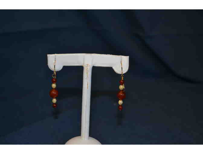 Carnelian and Beige Mother of Pearl Necklace and Earring Set