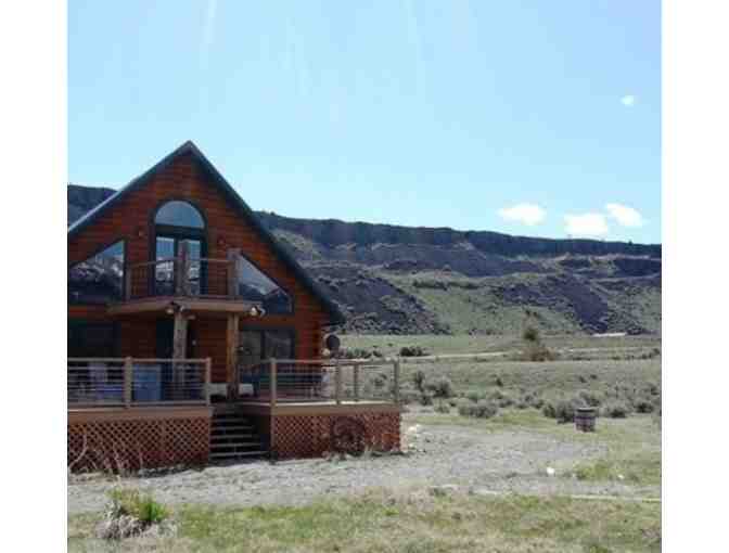 Weekend Getaway for up to 12 people in Spacious Montana Cabin Near Yellowstone