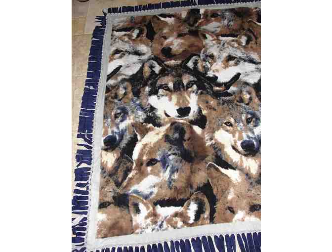 Wolves Fleece Tie Throw Blanket