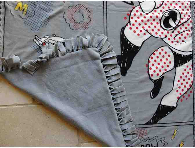 Incredibles Fleece Tie Throw Blanket