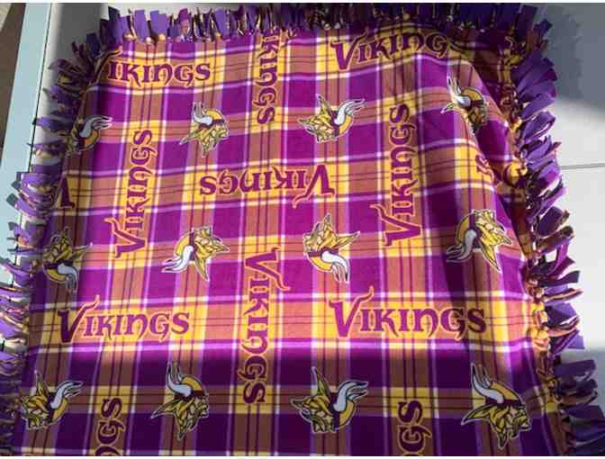 Vikings Fleece Tie Blanket