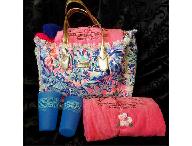 Lilly Pulizter Tote Bag and Koloa Rum Towel & Tumbler Beach Set