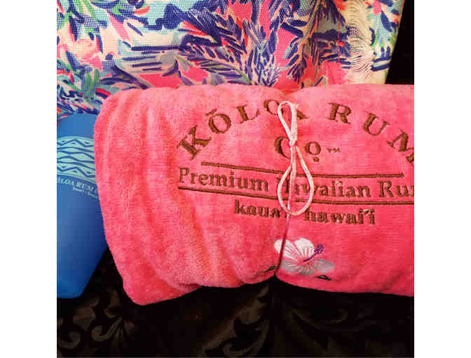 Lilly Pulizter Tote Bag and Koloa Rum Towel & Tumbler Beach Set