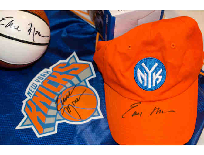 NY Knicks Earl 'The Pearl' Monroe Autographed Memorabilia