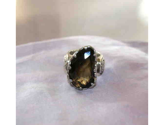 Handcrafted silver and quartz Pitango ring