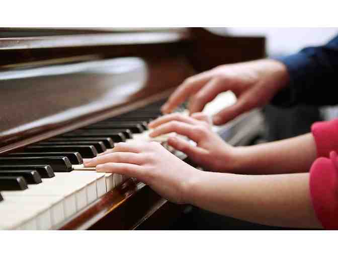 Private Piano Lesson with Juilliard graduate Anna Park