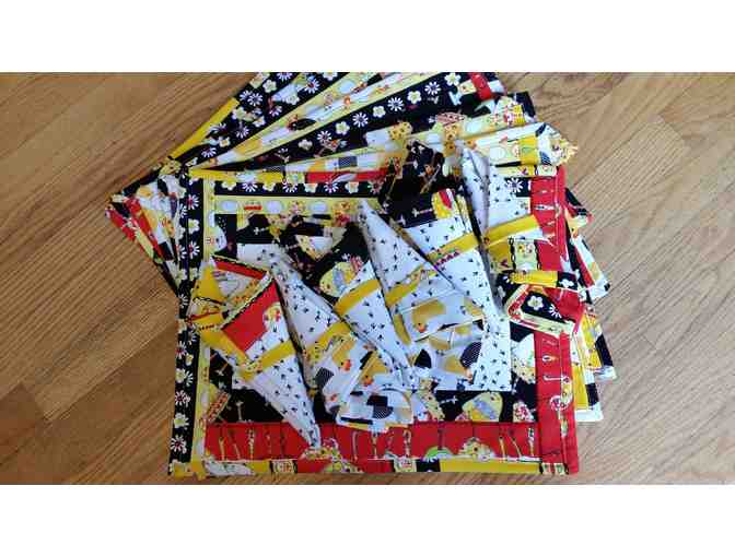 Chicken Themed Quilted Placemats and Napkins (Set of 6)