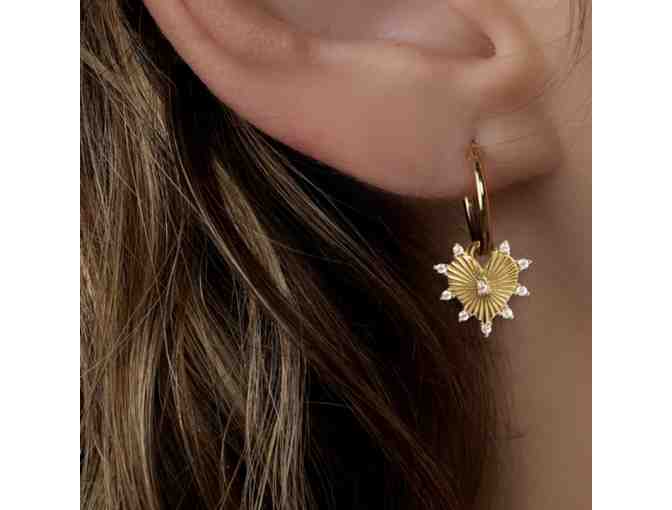 THE FETE gold heart earrings