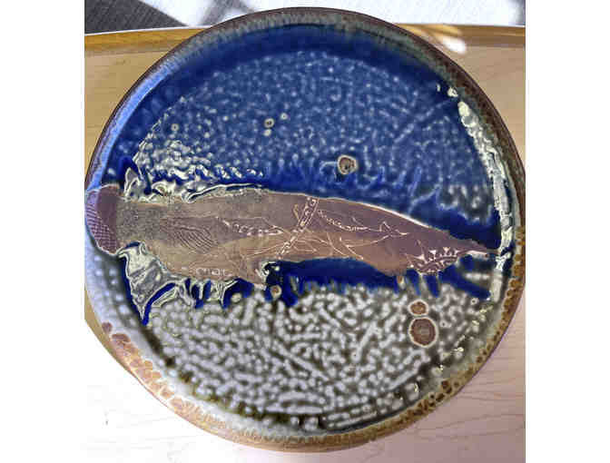 One-of-a-kind ceramic Polynesian plate - Humpback Whales