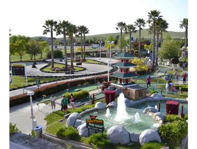 Boomers! - 4 passes for Mini Golf