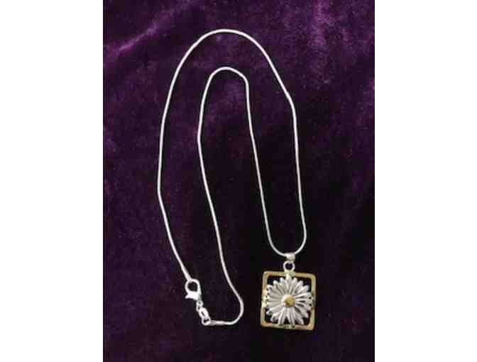 Daisy Necklace