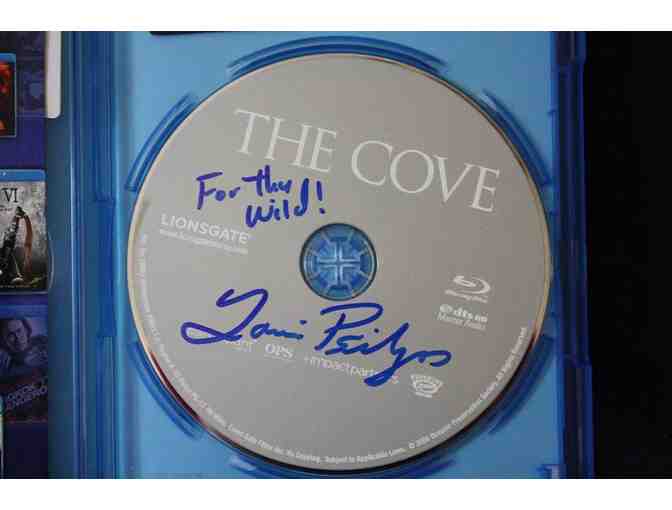 The Cove T-Shirt w/Autographed Cove Movie