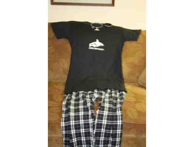 Comfy 'End Captivity' Pajamas (XXL)  with Whale tail necklace
