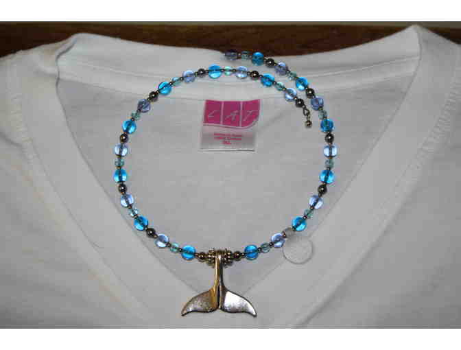 WDC Swim Free Tee Shirt with Whale Tail Necklace (L).