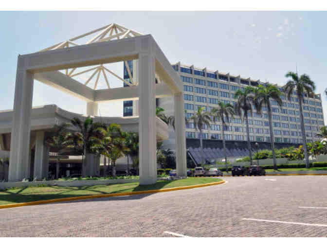 3 Night Stay with Breakfast at the Renaissance Santo Domingo Jaragua Hotel & Casino!