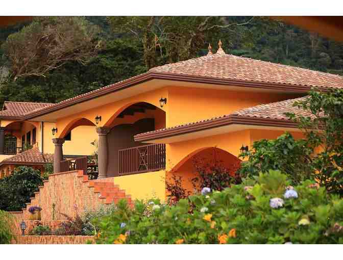 7 Nights for up to 3 Rooms at Los Establos Boutique Inn, Panama!