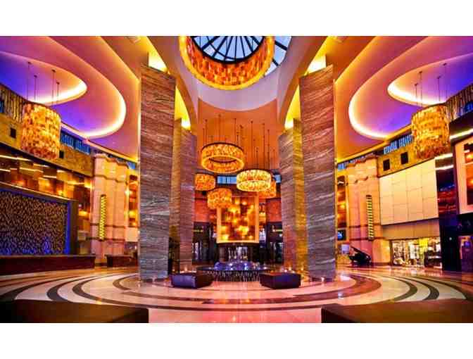 1 Night Stay (Sun-Thu) in a Deluxe Room with Dinner at Foxwoods Resort Casino