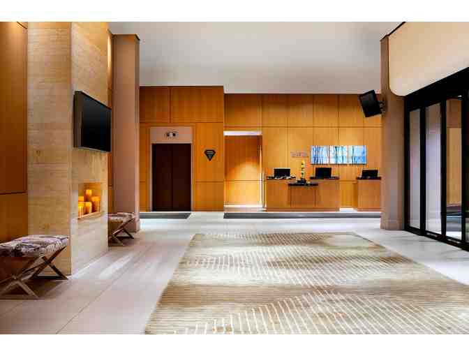 1 Night Stay (Fri or Sat) in a Deluxe Room w/ Breakfast for 2 at The Westin Edmonton