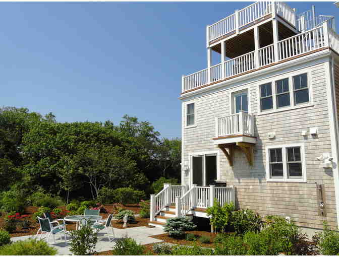 1-week Stay, in a Beautiful 3-Bedroom New Home in Provincetown's Picturesque West End