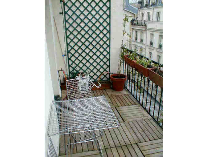 5 nights in Paris - 2 bedroom penthouse w/ balcony on Rue St Honore steps away from Louvre