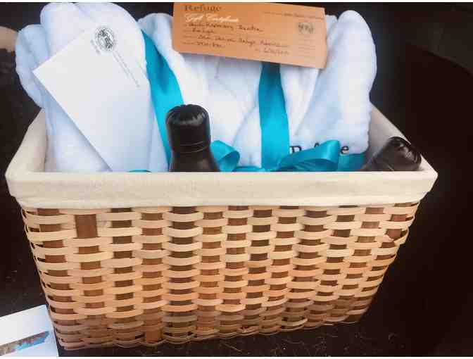 Refuge Experience for Two