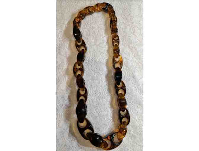Iris Apfel Oval Lucite Link Necklace - Photo 1