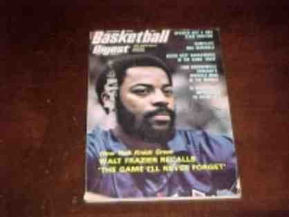 1975 New York Knicks Walt Frazier Signed Magazine