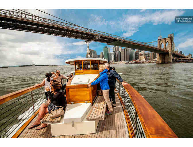 Manhattan Architecture Tour for 2 Guests by Boat