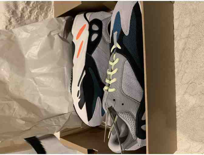 Yeezy Boost 700 Wave Sneakers Solid Gray