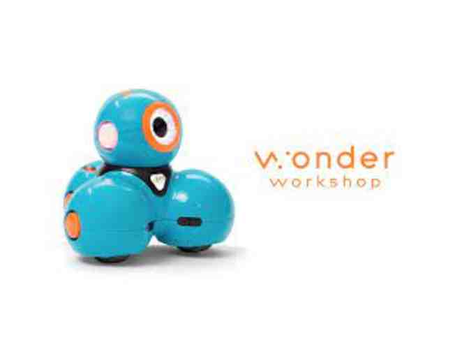 Dash - the Wonder Workshop Robot plus its Launcher Accessory - Photo 3