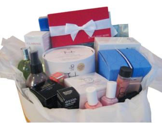 Glamour Magazine Deluxe Beauty Basket + Elizabeth Arden Red Door Massage
