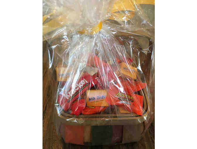Candy Bar Gift Basket - Photo 1