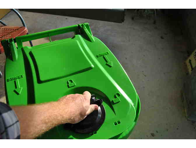 Critter Proof Gravity Roll Cart