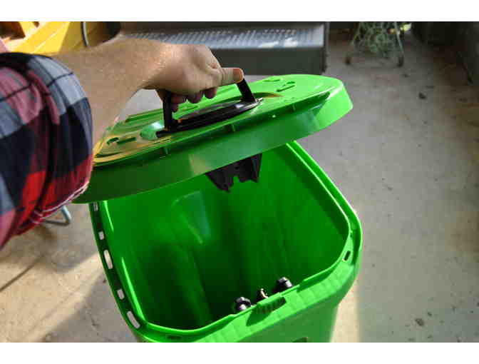 Critter Proof Gravity Roll Cart