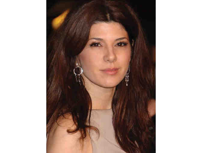 Meet Marisa Tomei and see THE REALISTIC JONESES