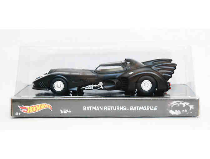Hotwheels BATMAN RETURNS 1:24 Scale BATMOBILE