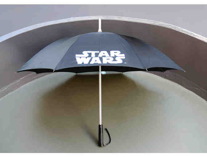 STAR WARS Exclusive Lightsaber Color-Changing Unbrella