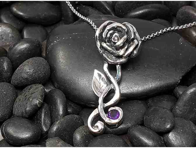 Jewelry Set in Stone Rose Pendant with Amethyst