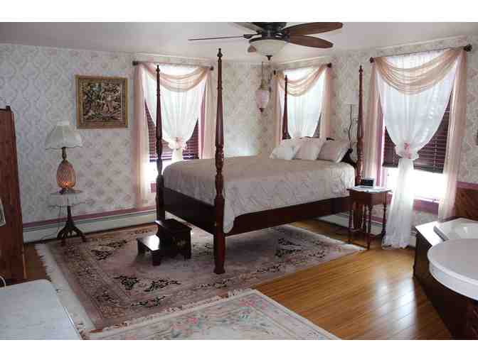 Two Nights + Hershey Trolley Tour