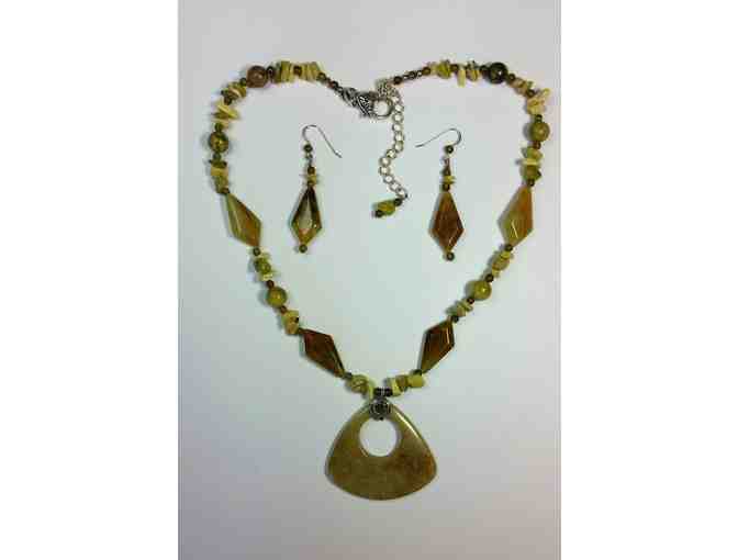 Beth Mann Jewelry - Serpentine Pendant Necklace Set with Matching Earrings