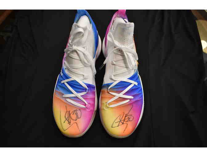 Sneakers Signed by Steph Curry