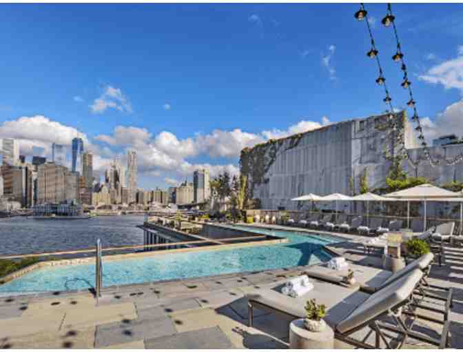 1 Night in a Dumbo King Room at 1 Hotel: Brooklyn Bridge!