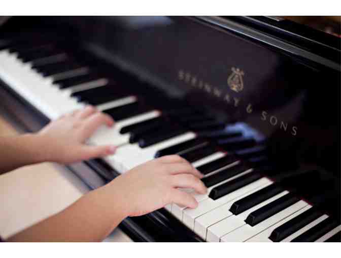 One month of Piano Lessons