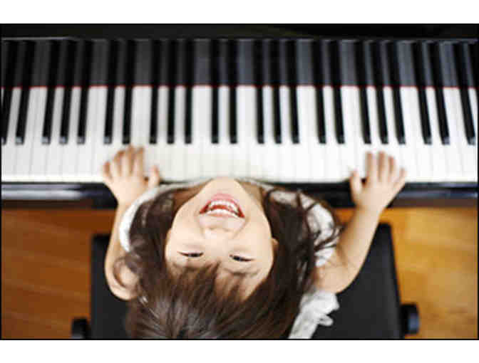 One month of Piano Lessons