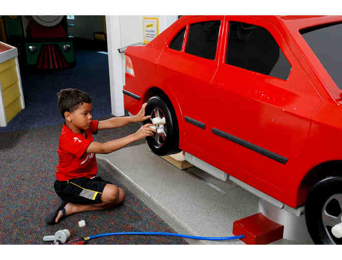 Family Day at Discovery Center Museum