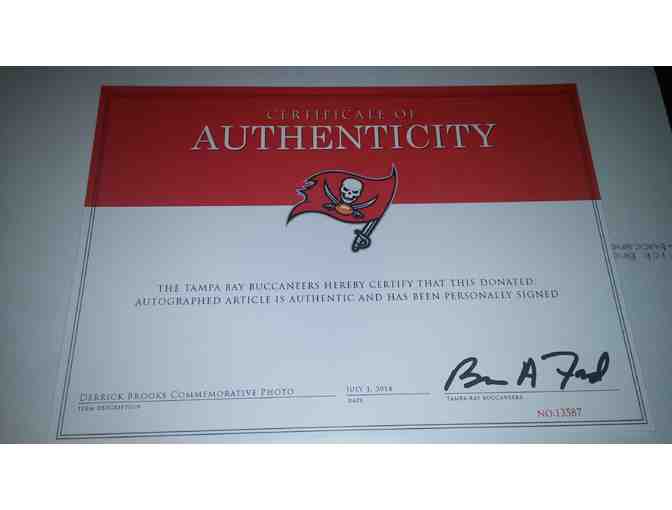 Signed 2014 Hall of Fame Inductee Tampa Bay Buccaneer Derrick Brooks photograph, with Auth