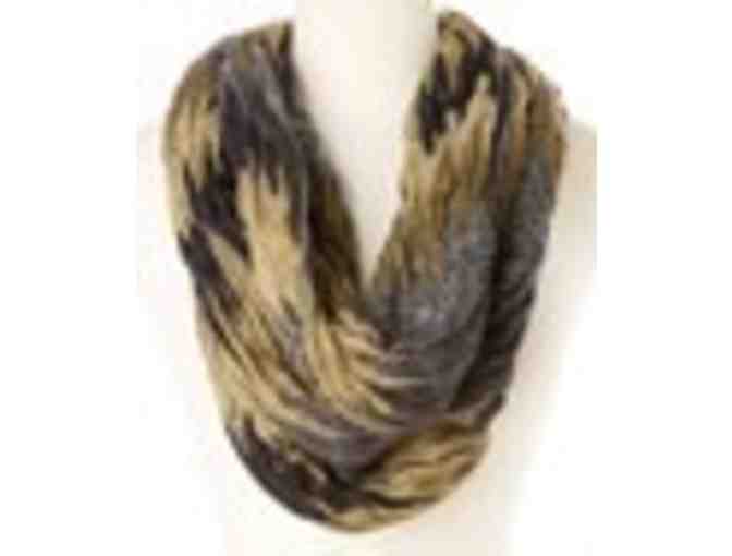 J & X International a?? Gray & Green Variegated Infinity Scarf