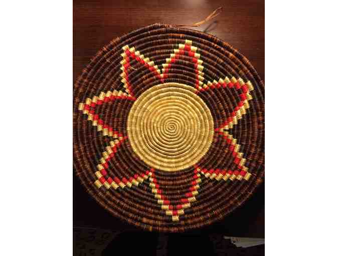 Large bowl-shaped basket from Uganda, brown-red 12 inch - Photo 1