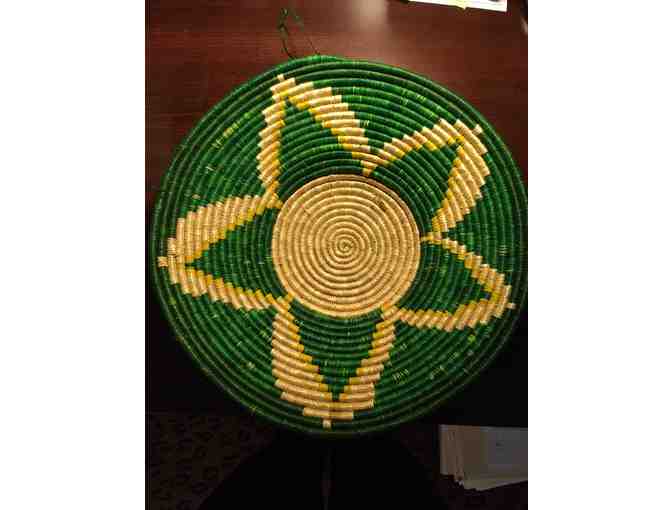 Large bowl basket from Uganda, green 13 inch - Photo 1